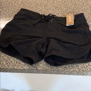 Patagonia women’s wavefarer board shorts 5” size 2